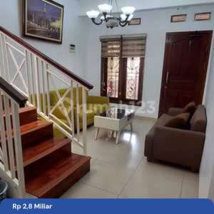 For Sale Rumah Komplek Siap Huni di Kebayoran Lama , tersedia melalui melalui situs Rumah123