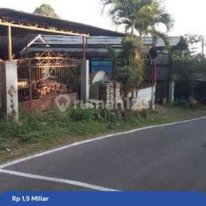 Gudang Plus Rumah Sangat Murah Pemiliknya Butuh Uang Di Pinggir Jalan Kesempatan Membelinya , tersedia melalui melalui situs Rumah123