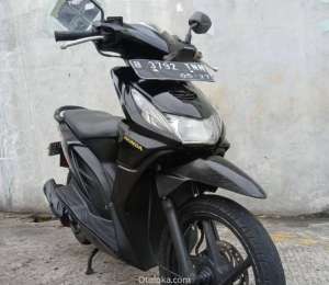 Jual bekas honda beat karbu 2012 Mesin halus,lokasi di Jakarta Timur