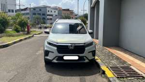 Jual bekas Honda BR-V Prestige CVT with Honda Sensing 2022 putih km 35 ribuan pajak panjang,lokasi di Jakarta DKI