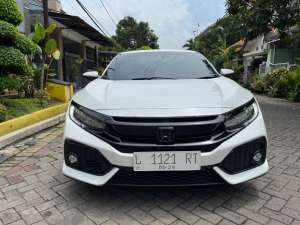 Jual bekas Honda Civic Hatchback RS 2018 Putih,lokasi di Jawa Timur