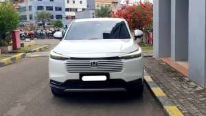 Jual bekas Honda HR-V hybrid 2025 putih km 2 ribuan,lokasi di DKI Jakarta
