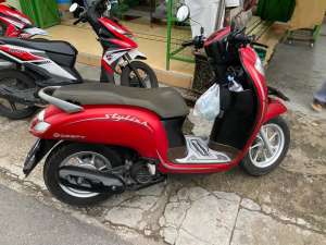 Jual bekas Honda scoopy 2020 merah doff mulus,lokasi di Sragen