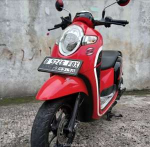 Jual bekas honda scoopy donat 2019 Mesin cvt halus,lokasi di Bekasi