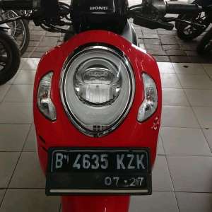 Jual bekas honda Scoopy fi th 2022 mesin body ORI ok,lokasi di Jakarta Timur