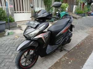 Jual bekas Honda vario 125 2016 km 43 rb kondisi sgt bagus samsat ketintang,lokasi di Simokerto