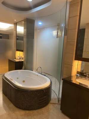 HOT LISTINGKempinski Apartemen , tersedia melalui melalui situs Olx