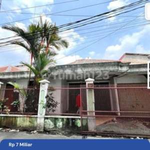 HOT Rumah Luas 329 m Strategis di Gandaria Utara, Kebayoran Baru , tersedia melalui melalui situs Rumah123