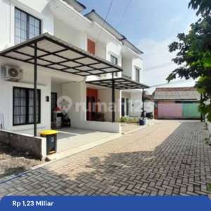 Hunian Modern 3 Kamar Dekat Kampus Ui - Akses 2 Mobil, bisa KPR , tersedia melalui melalui situs Rumah123