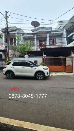 Jarang ada.Rumah Asri Hijau dlm Komplek Benhil, Jakarta Pusat , tersedia melalui melalui situs Olx