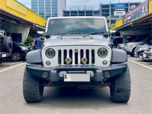 Jual bekas Jeep Wrangler Sport 4-Door 2014 Putih,lokasi di Jakarta DKI