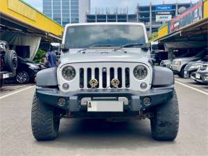 Jual bekas Jeep Wrangler Sport Unlimited 2011,lokasi di Jakarta DKI