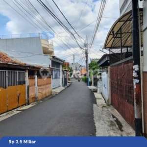Jual Cepat Murah Rumah Tua Mangga Besar Hitung Tanah , tersedia melalui melalui situs Rumah123