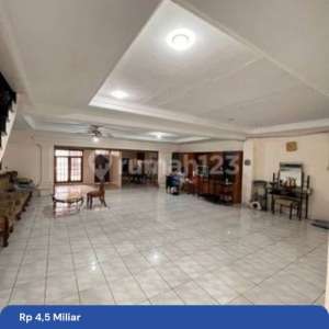 Jual Cepat Rumah di Tanjung Duren Jakbar Lt324m , tersedia melalui melalui situs Rumah123