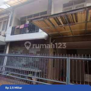 Jual Cepat Rumah Kokoh 2.5 Lantai Strategis Tanjung Duren Jakarta Barat , tersedia melalui melalui situs Rumah123