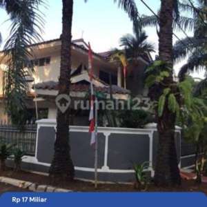 Jual Rumah Bagus Dan Luas Di Jaya Mandala Tebet - Strategis , tersedia melalui melalui situs Rumah123