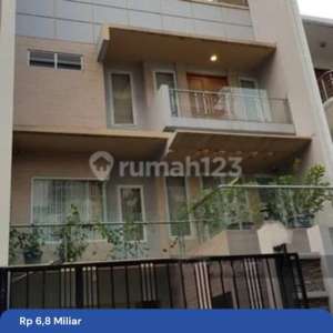 Jual Rumah Bagus di Permata Buana 3 Lantai , Kembangan Jakarta Barat , tersedia melalui melalui situs Rumah123