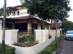 Jual rumah classic bintaro sektor 3a luas 300 meter 2 lantai SHM hook , tersedia melalui melalui situs Olx
