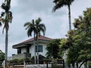 Jual Rumah Hoek 2 Lantai ada Kolam Renang di Cakung Jakarta Timur , tersedia melalui melalui situs Olx