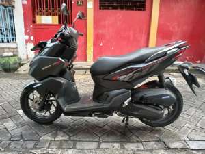 Jual bekas Jual vario 160 2024 km 23 rb plat w gresik istimewa,lokasi di Simokerto