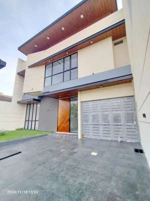 KERTAJAYA INDAH Rumah Baru Gress 2 Lantai Mewah Komplek Elite Surabaya , tersedia melalui melalui situs Olx