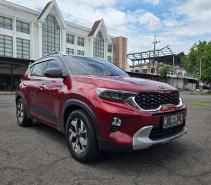 Jual bekas Kia Sonet Premiere 2020 Merah sunroof,lokasi di Jawa Timur