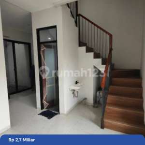 Komplek Perumahan, Rumah 3 Lantai , tersedia melalui melalui situs Rumah123