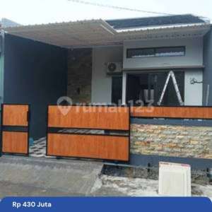 Luas 72 Meter Rumah Siap Huni di Taman Walet , tersedia melalui melalui situs Rumah123