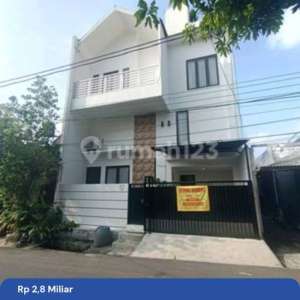Mampang Prapatan - Brand New Modern Minimalis House Siap Huni Akses Jalan Sangat Lebar , tersedia melalui melalui situs Rumah123