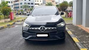 Jual bekas Mercedes-Benz GLA 200 AMG Line 2022 hitam km 4 ribuan matic,lokasi di Jakarta DKI