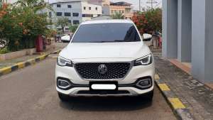 Jual bekas MG HS Magnify i-Smart 2022 putih sunroof km 22 ribuan,lokasi di Jakarta DKI