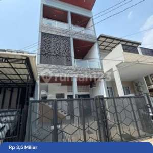 MurahDijual Rumah Brand New di Gading Puspa 3,5 Lantai Siap Huni , tersedia melalui melalui situs Rumah123