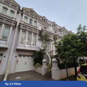 MurahDijual Rumah Mewah Luas 220 Semi Furnish di The Villas Moi Diatas Mall , tersedia melalui melalui situs Rumah123