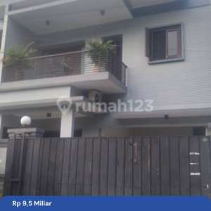 Niaga hijau dekat taman , tersedia melalui melalui situs Rumah123