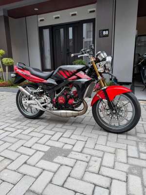 Jual bekas Ninja SS 2015 Zebra Merah Asli AD,lokasi di Juwiring