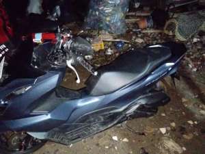 Jual bekas PCX CBS 2023 lengkap,lokasi di Cilandak