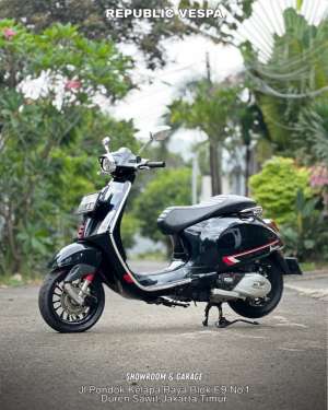 Jual bekas Piaggio Vespa SPRINT S 150 IGET ABS LED Th 2019 WARNA HITAM GLOSSY PERFECT CONDITION,lokasi di Jl. Kelapa sawit raya no. 5