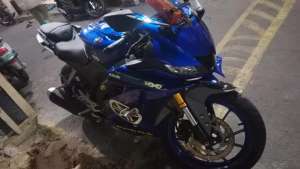 Jual bekas r15 v3 2021 warna biru,lokasi di Tanjung Priok