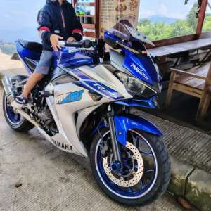 Jual bekas r25 biru silver 2016,lokasi di Jatiasih