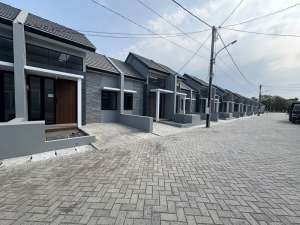 Rumah 1lantai Dan 2lantai Rungkut Surabaya Timur Grand Alana Wonorejo , tersedia melalui melalui situs Olx