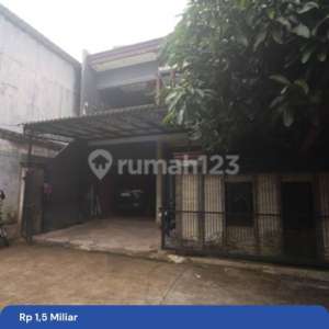 Rumah 2 Lantai 6 Kamar Tidur Dekat Pintu Tol Desari Sawangan , tersedia melalui melalui situs Rumah123