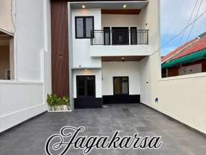 RUMAH 2 LANTAI BEBAS BANJIR DEKAT STASIUN LENTENG AGUNG JAKARTA SELATAN , tersedia melalui melalui situs Olx