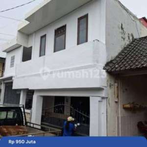 Rumah 2 Lantai Bersih dan Terawat dan Siap Huni , tersedia melalui melalui situs Rumah123