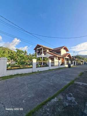 RUMAH 2 LANTAI DENGAN TANAH YG LUAS , tersedia melalui melalui situs Olx