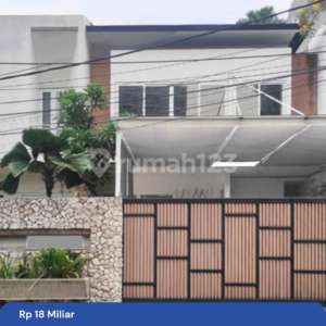 Rumah 2 lantai desain arsitektur elegan dan pencahayaan alami di Setia Budi Kuningan , tersedia melalui melalui situs Rumah123