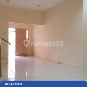 Rumah 2 Lantai di Gading Griya Lestari dekat Kelapa Gading Sudah Renovasi Siap Huni Nego , tersedia melalui melalui situs Rumah123