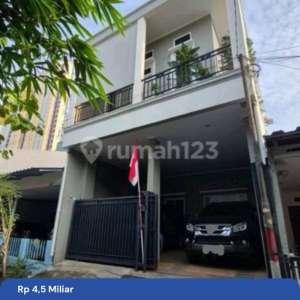 Rumah 2 Lantai di Kemayoran, 4Kt, Dekat KRL , tersedia melalui melalui situs Rumah123