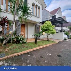 Rumah 2 lantai di Pejaten, Jakarta Selatan , tersedia melalui melalui situs Rumah123