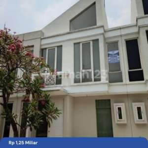 Rumah 2 Lantai Grand Pakuwon Tandes Murah 1.25 M Dekat Margomulyo , tersedia melalui melalui situs Rumah123