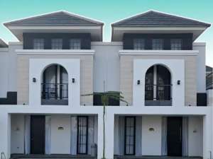 Rumah 2 lantai kedung mundu tembalang kota semarang , tersedia melalui melalui situs Olx